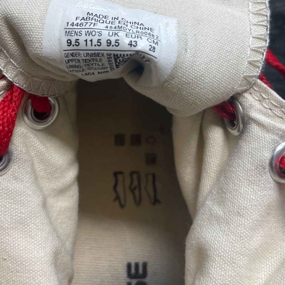 Converse High-Top Sneakers with Red and Beige Stripes - Picture 4 of 6